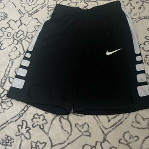 Nike Dr Fit Boys shorts size Large